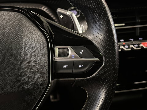 Peugeot 2008 1.2 PureTech GT | 155 PK! | D-Riem Vervangen | Apple Carplay | Android Auto | Panoramadak | Lane Assist | Dodehoeksensor | Adaptieve Cruise Control | Stoelverwarming | Focal Sound | DAB | Sfeerverlichting |
