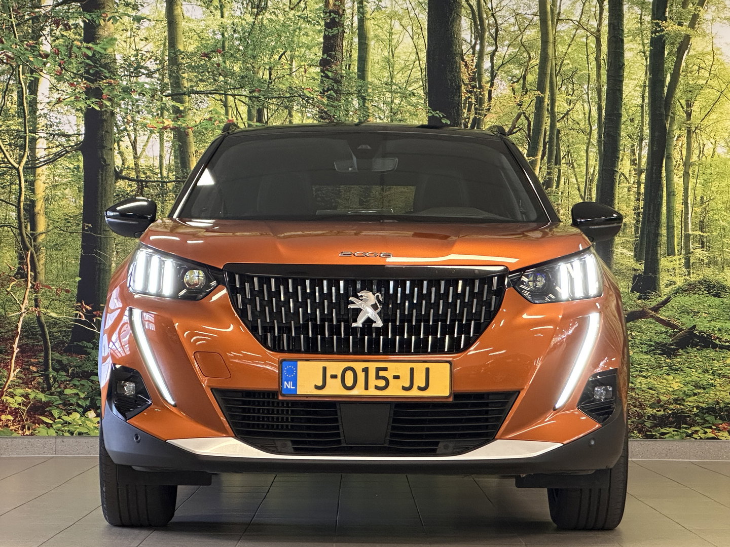 Peugeot 2008 1.2 PureTech GT | 155 PK! | D-Riem Vervangen | Apple Carplay | Android Auto | Panoramadak | Lane Assist | Dodehoeksensor | Adaptieve Cruise Control | Stoelverwarming | Focal Sound | DAB | Sfeerverlichting |