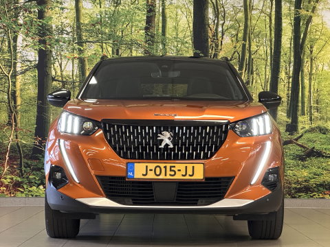 Peugeot 2008 1.2 PureTech GT | 155 PK! | D-Riem Vervangen | Apple Carplay | Android Auto | Panoramadak | Lane Assist | Dodehoeksensor | Adaptieve Cruise Control | Stoelverwarming | Focal Sound | DAB | Sfeerverlichting |
