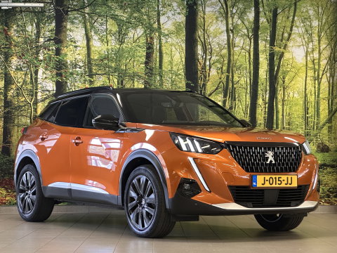 Peugeot 2008 1.2 PureTech GT | 155 PK! | D-Riem Vervangen | Apple Carplay | Android Auto | Panoramadak | Lane Assist | Dodehoeksensor | Adaptieve Cruise Control | Stoelverwarming | Focal Sound | DAB | Sfeerverlichting |