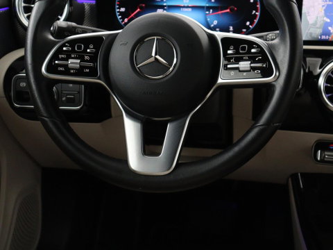 Mercedes-Benz CLA-Klasse Shooting Brake 180 Business Solution Luxury Trekhaak| Carplay | DAB | Parkeersensoren | Camera | Navigatie | Sfeerverlichting | Adaptive cruise | LM