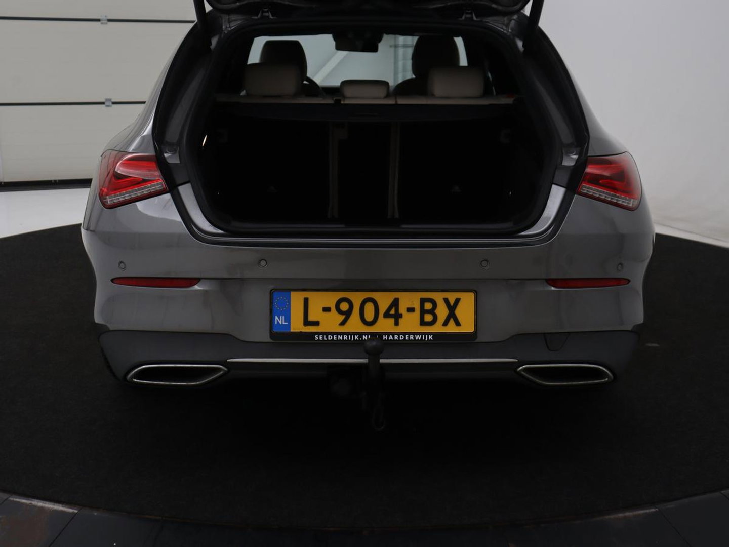Mercedes-Benz CLA-Klasse Shooting Brake 180 Business Solution Luxury Trekhaak| Carplay | DAB | Parkeersensoren | Camera | Navigatie | Sfeerverlichting | Adaptive cruise | LM