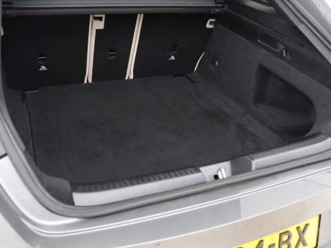 Mercedes-Benz CLA-Klasse Shooting Brake 180 Business Solution Luxury Trekhaak| Carplay | DAB | Parkeersensoren | Camera | Navigatie | Sfeerverlichting | Adaptive cruise | LM