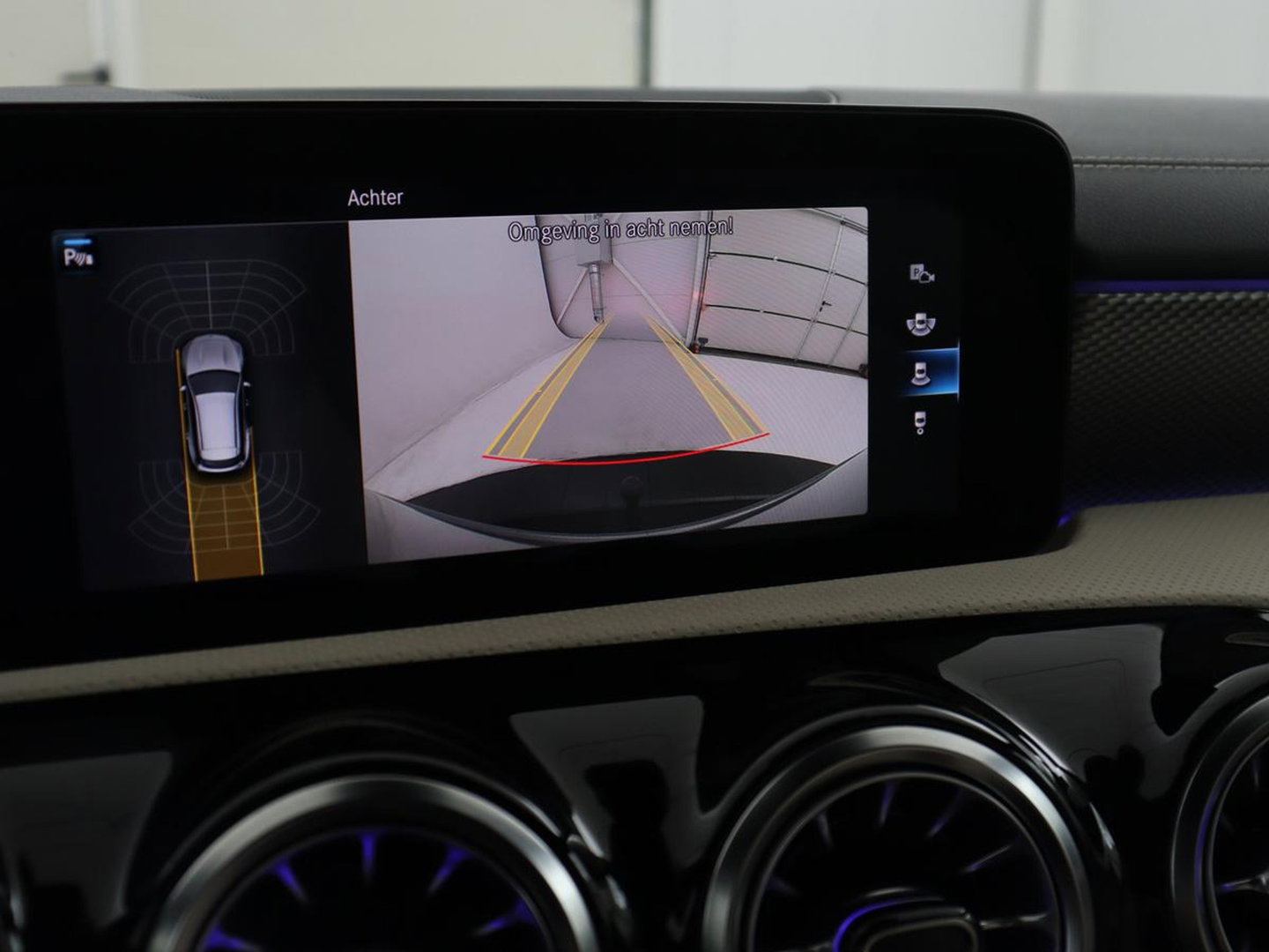 Mercedes-Benz CLA-Klasse Shooting Brake 180 Business Solution Luxury Trekhaak| Carplay | DAB | Parkeersensoren | Camera | Navigatie | Sfeerverlichting | Adaptive cruise | LM