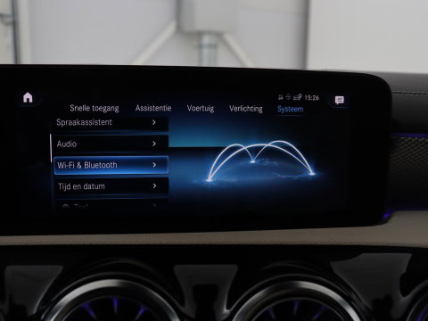 Mercedes-Benz CLA-Klasse Shooting Brake 180 Business Solution Luxury Trekhaak| Carplay | DAB | Parkeersensoren | Camera | Navigatie | Sfeerverlichting | Adaptive cruise | LM