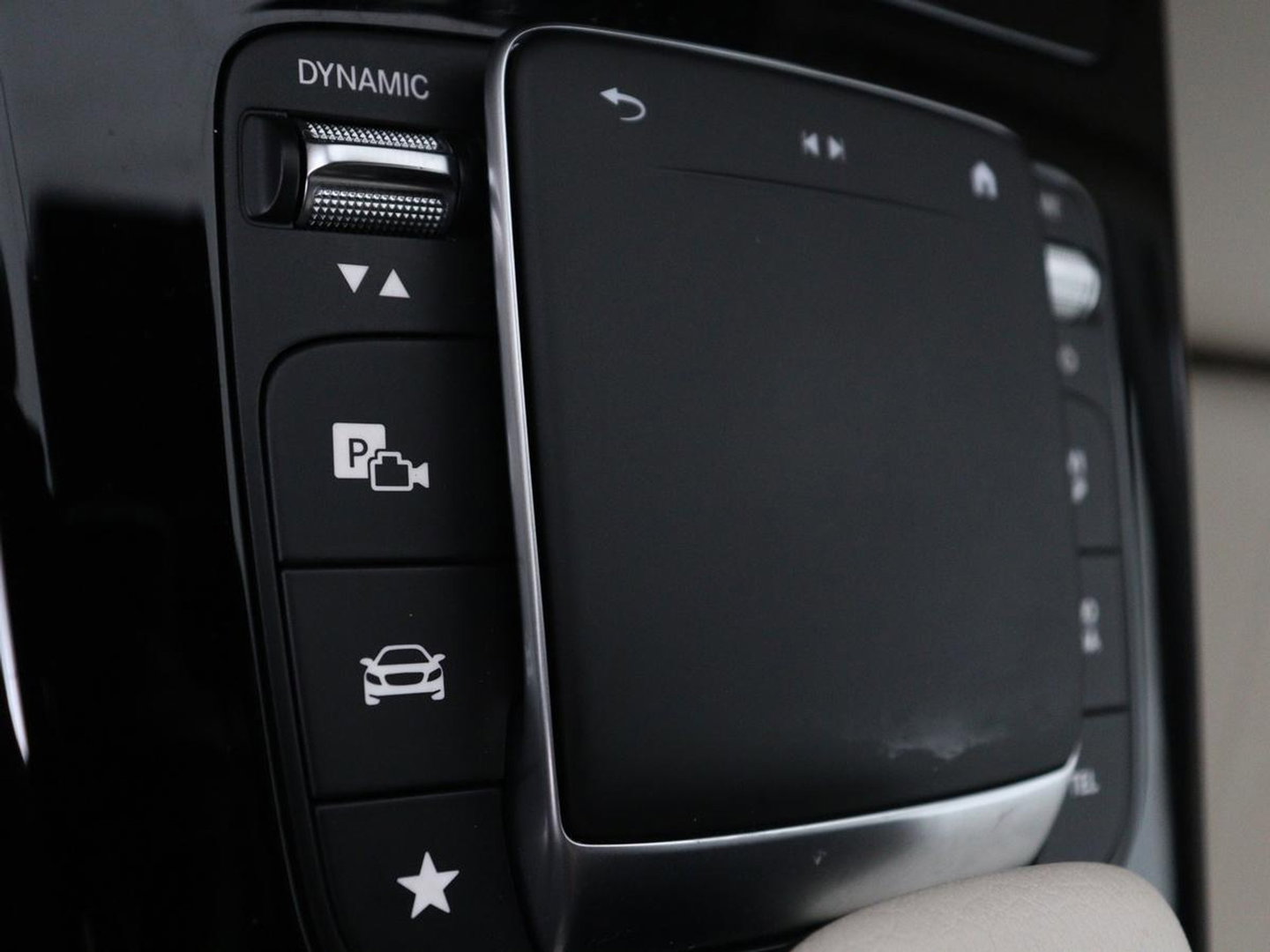 Mercedes-Benz CLA-Klasse Shooting Brake 180 Business Solution Luxury Trekhaak| Carplay | DAB | Parkeersensoren | Camera | Navigatie | Sfeerverlichting | Adaptive cruise | LM