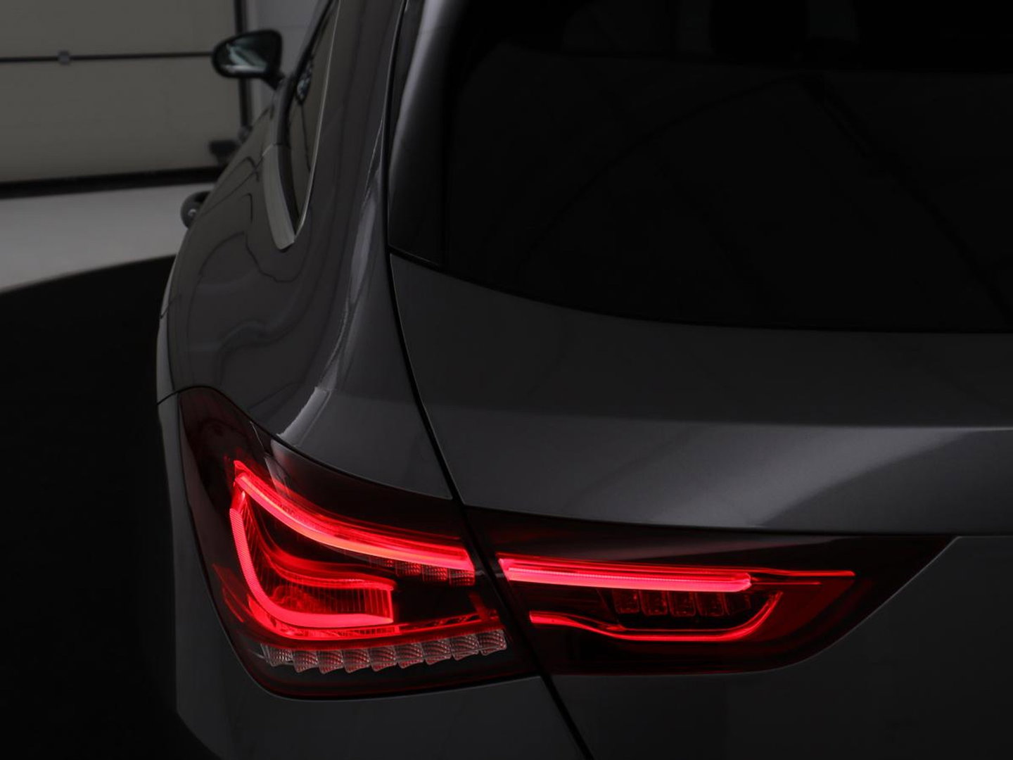 Mercedes-Benz CLA-Klasse Shooting Brake 180 Business Solution Luxury Trekhaak| Carplay | DAB | Parkeersensoren | Camera | Navigatie | Sfeerverlichting | Adaptive cruise | LM
