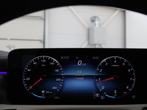 Mercedes-Benz CLA-Klasse Shooting Brake 180 Business Solution Luxury Trekhaak| Carplay | DAB | Parkeersensoren | Camera | Navigatie | Sfeerverlichting | Adaptive cruise | LM