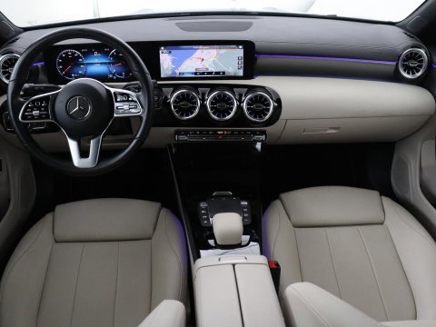 Mercedes-Benz CLA-Klasse Shooting Brake 180 Business Solution Luxury Trekhaak| Carplay | DAB | Parkeersensoren | Camera | Navigatie | Sfeerverlichting | Adaptive cruise | LM