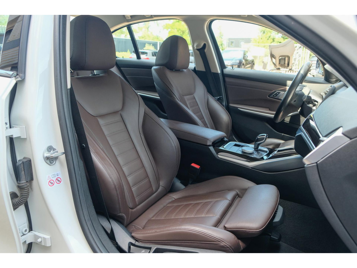 BMW 3-serie 330e 292pk eDrive Sport Line Sportstoelen Leder Digital cockpit Stoelverwarming LED NLauto Zeer Net!