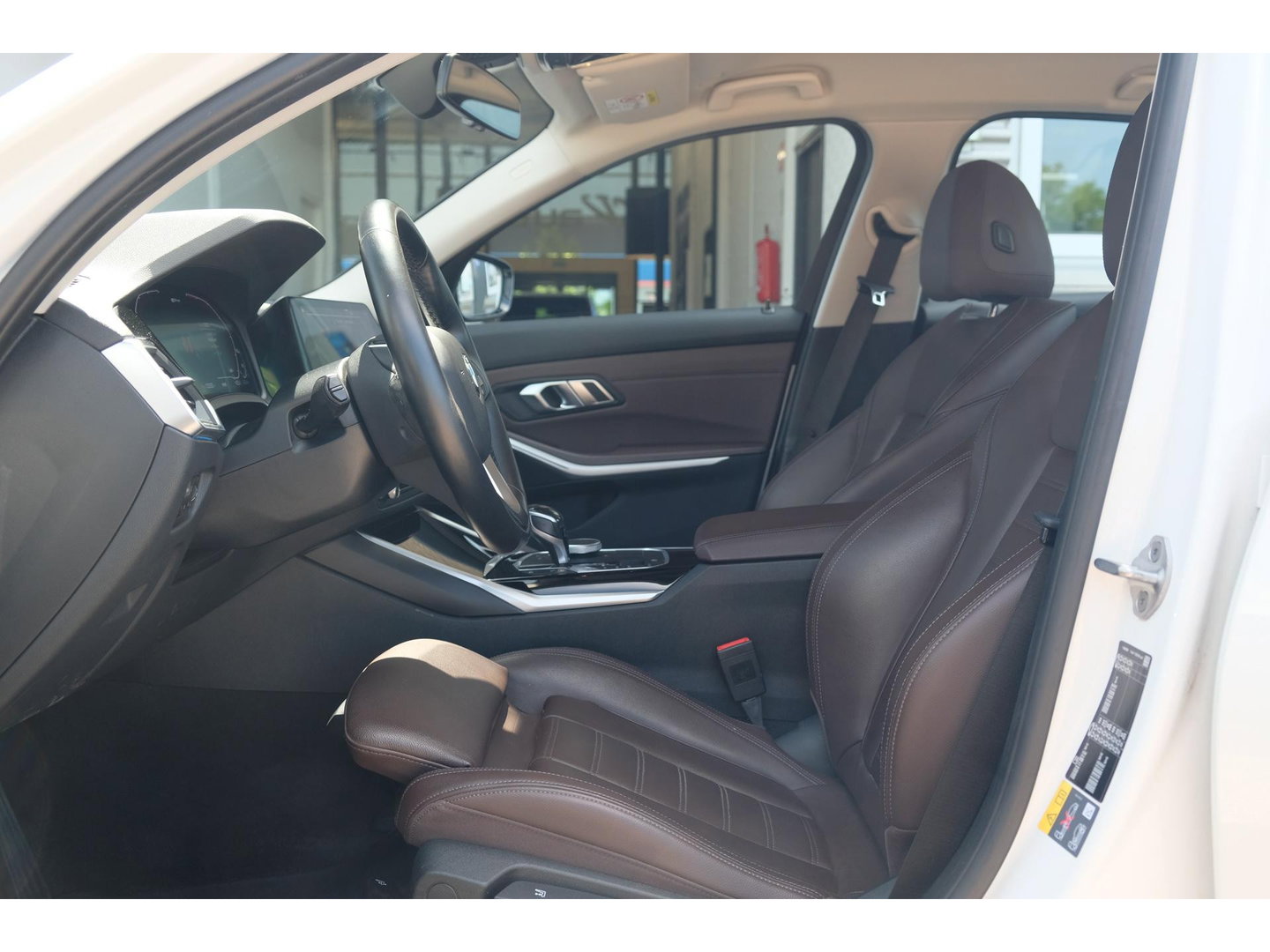 BMW 3-serie 330e 292pk eDrive Sport Line Sportstoelen Leder Digital cockpit Stoelverwarming LED NLauto Zeer Net!