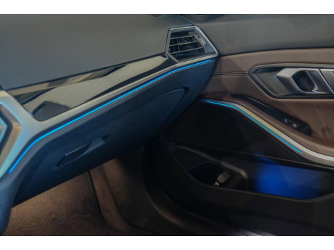 BMW 3-serie 330e 292pk eDrive Sport Line Sportstoelen Leder Digital cockpit Stoelverwarming LED NLauto Zeer Net!