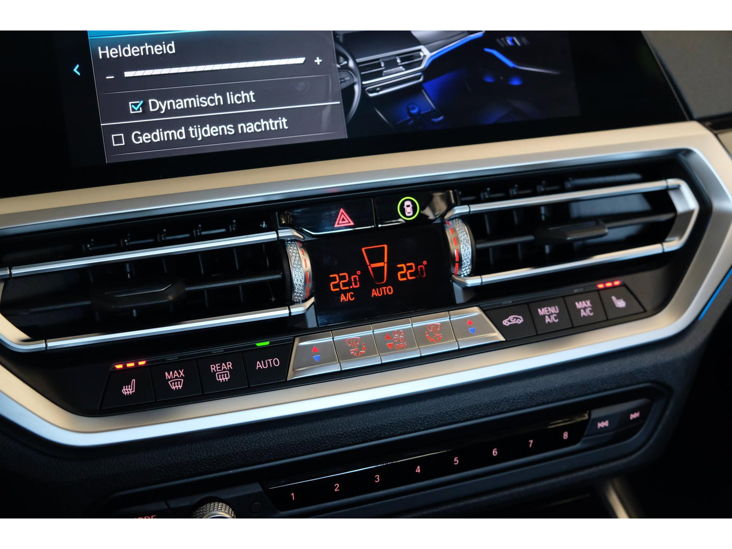 BMW 3-serie 330e 292pk eDrive Sport Line Sportstoelen Leder Digital cockpit Stoelverwarming LED NLauto Zeer Net!