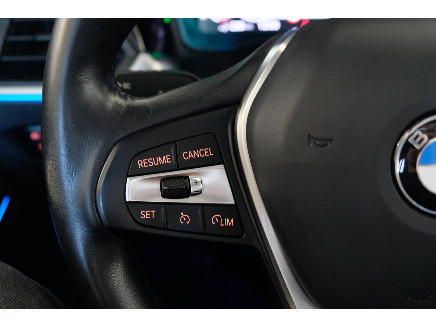 BMW 3-serie 330e 292pk eDrive Sport Line Sportstoelen Leder Digital cockpit Stoelverwarming LED NLauto Zeer Net!