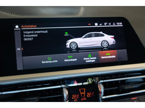 BMW 3-serie 330e 292pk eDrive Sport Line Sportstoelen Leder Digital cockpit Stoelverwarming LED NLauto Zeer Net!
