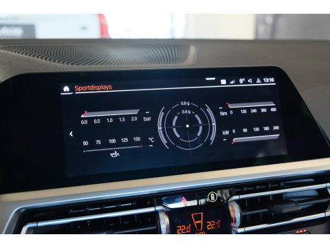 BMW 3-serie 330e 292pk eDrive Sport Line Sportstoelen Leder Digital cockpit Stoelverwarming LED NLauto Zeer Net!
