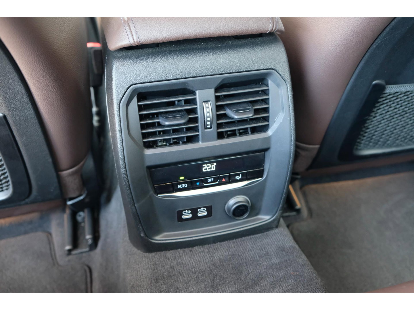 BMW 3-serie 330e 292pk eDrive Sport Line Sportstoelen Leder Digital cockpit Stoelverwarming LED NLauto Zeer Net!