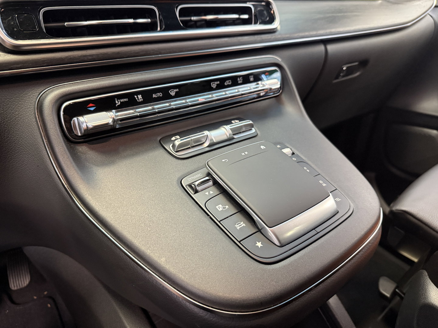 Mercedes-Benz V-Klasse 300d Extra Lang DC Avantgarde Edition Maxton Design Pakket AMG