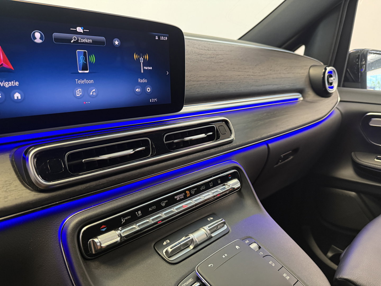 Mercedes-Benz V-Klasse 300d Extra Lang DC Avantgarde Edition Maxton Design Pakket AMG