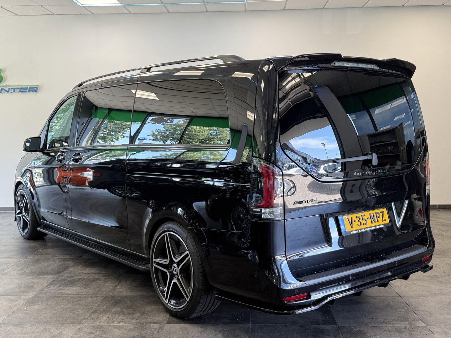 Mercedes-Benz V-Klasse 300d Extra Lang DC Avantgarde Edition Maxton Design Pakket AMG