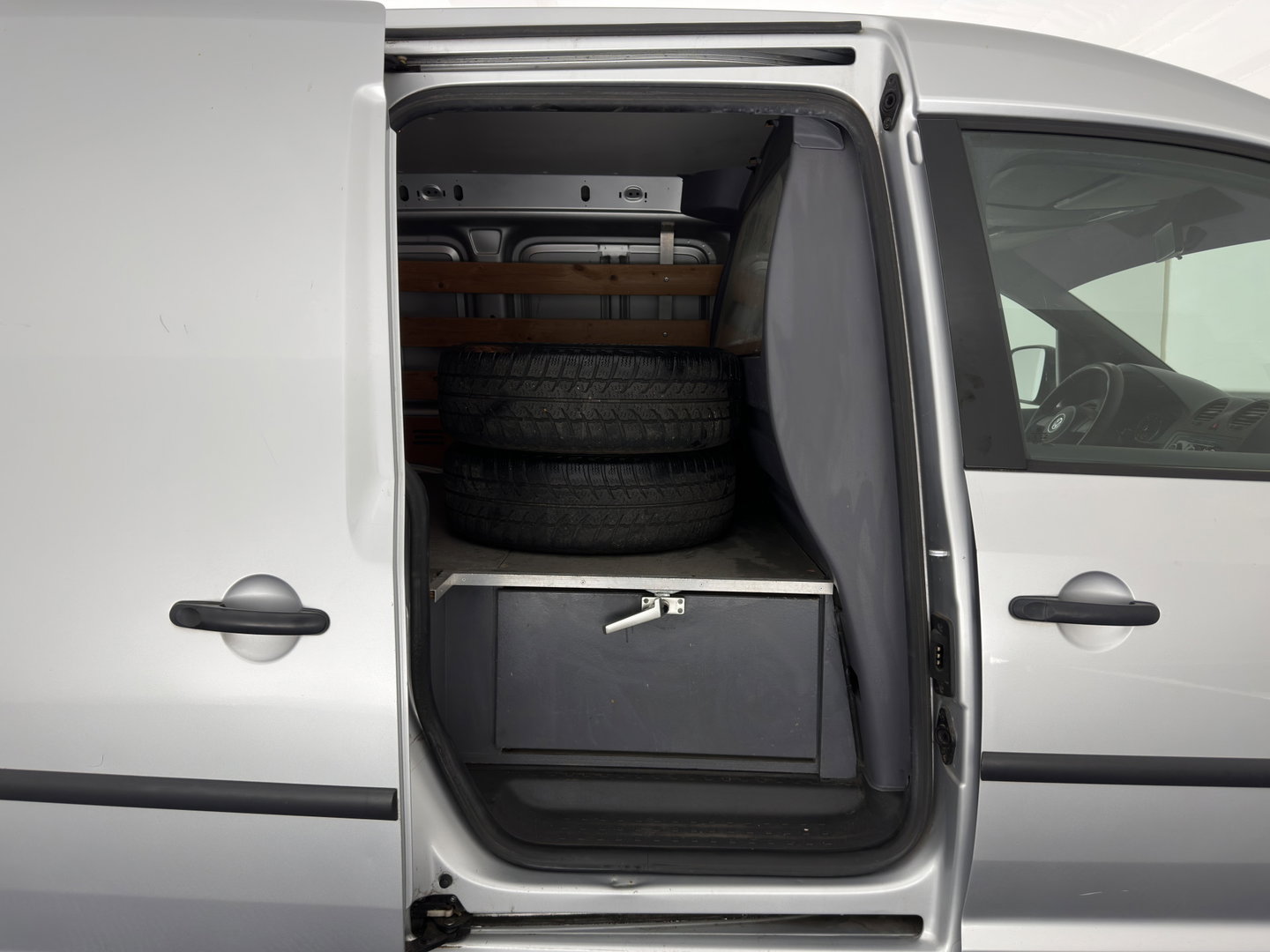 Volkswagen Caddy 1.6 TDI BMT *AIRCO | CRUISE | PDC | TOWBAR | LOWERED | COMFORTSEATS | RADIO-CD | 17''ALU*