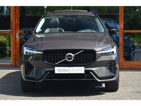 Volvo XC60 T6 Hybride AWD Plus Dark LONG RANGE| Panoramadak | Harman/Kardon | Camera | Stoel + Stuur Verwarmd |