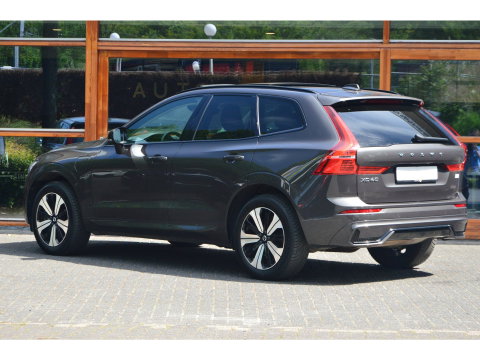 Volvo XC60 T6 Hybride AWD Plus Dark LONG RANGE| Panoramadak | Harman/Kardon | Camera | Stoel + Stuur Verwarmd |