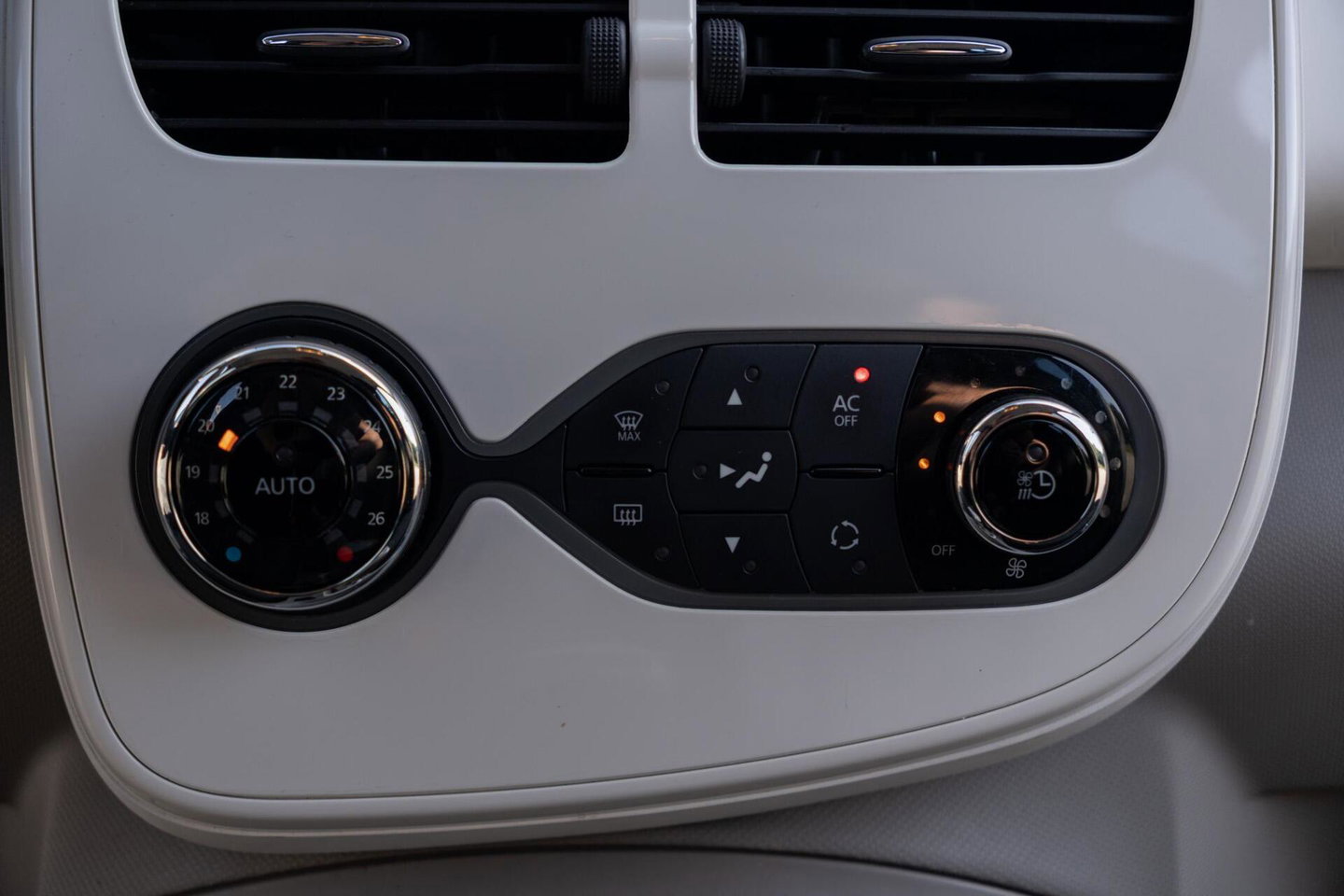 Renault ZOE Q210 Intens Quickcharge 22 kWh | incl. Accu | Clima | PDC | Navi | Cruise | Keyless |