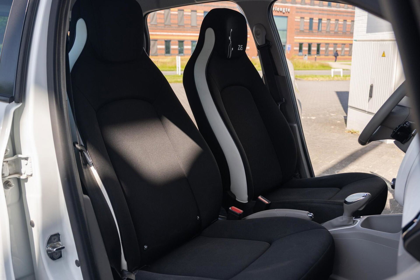 Renault ZOE Q210 Intens Quickcharge 22 kWh | incl. Accu | Clima | PDC | Navi | Cruise | Keyless |