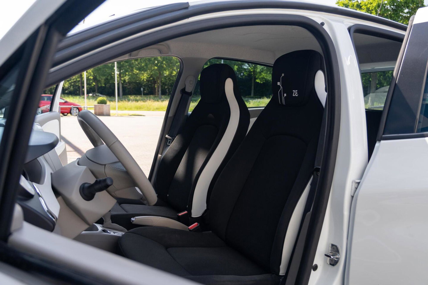 Renault ZOE Q210 Intens Quickcharge 22 kWh | incl. Accu | Clima | PDC | Navi | Cruise | Keyless |