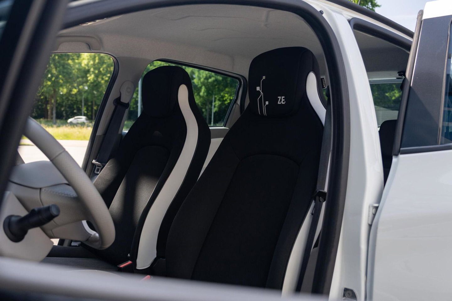 Renault ZOE Q210 Intens Quickcharge 22 kWh | incl. Accu | Clima | PDC | Navi | Cruise | Keyless |