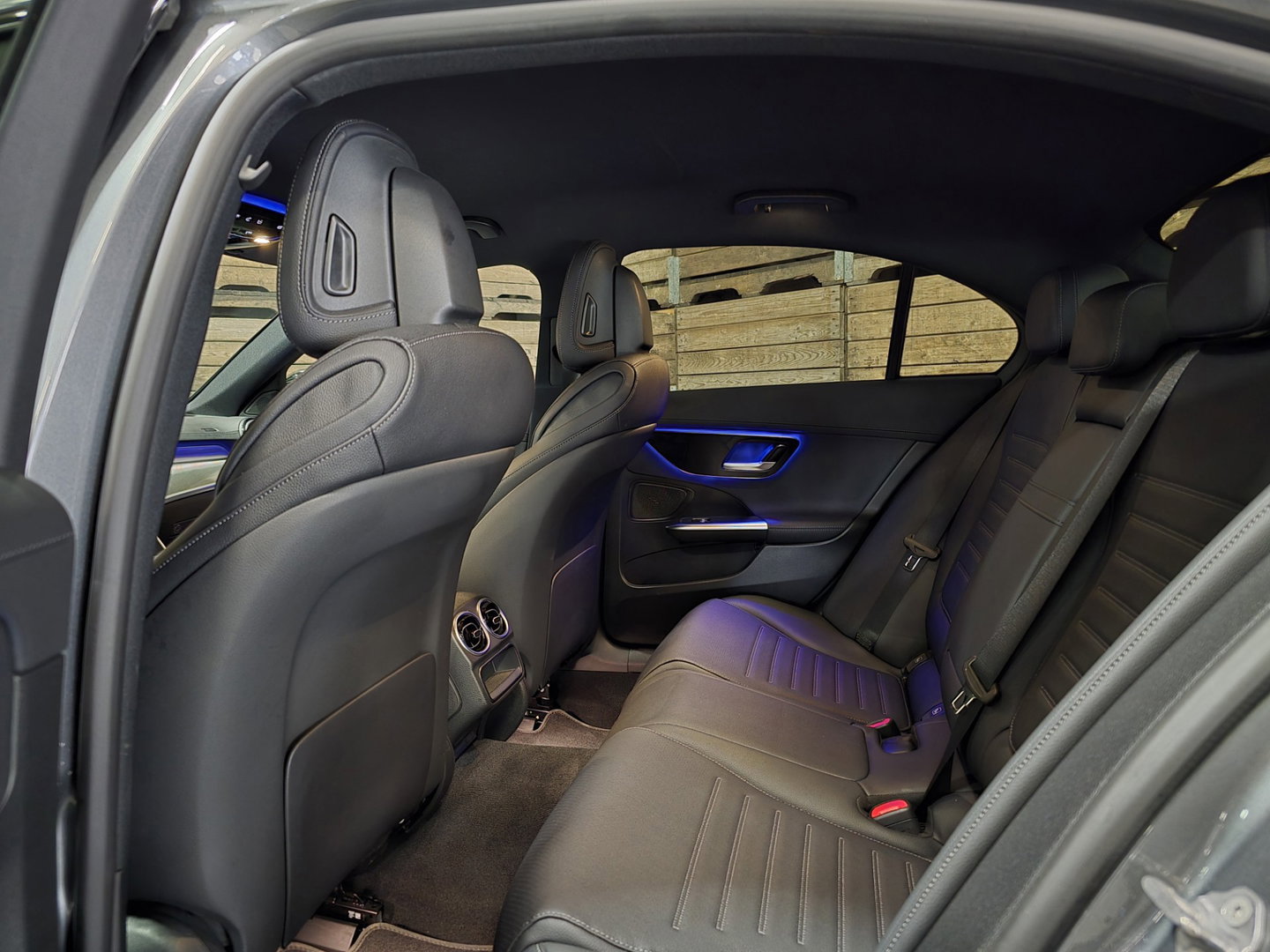 Mercedes-Benz C-Klasse 300 e AMG Line PHEV Leder LED Camera Sfeer Navi Trekhaak LM