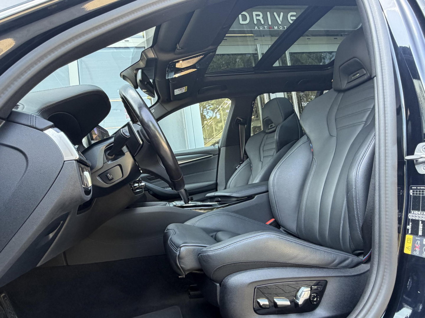 BMW 5 Serie Touring 530e xDrive High Ex. M-Sport |Pano|M-Seats|HUD|Laser|Trekhaak|19"