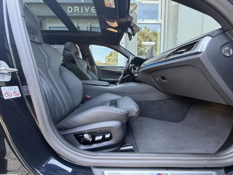 BMW 5 Serie Touring 530e xDrive High Ex. M-Sport |Pano|M-Seats|HUD|Laser|Trekhaak|19"