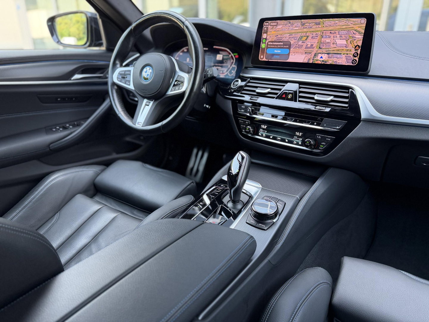 BMW 5 Serie Touring 530e xDrive High Ex. M-Sport |Pano|M-Seats|HUD|Laser|Trekhaak|19"