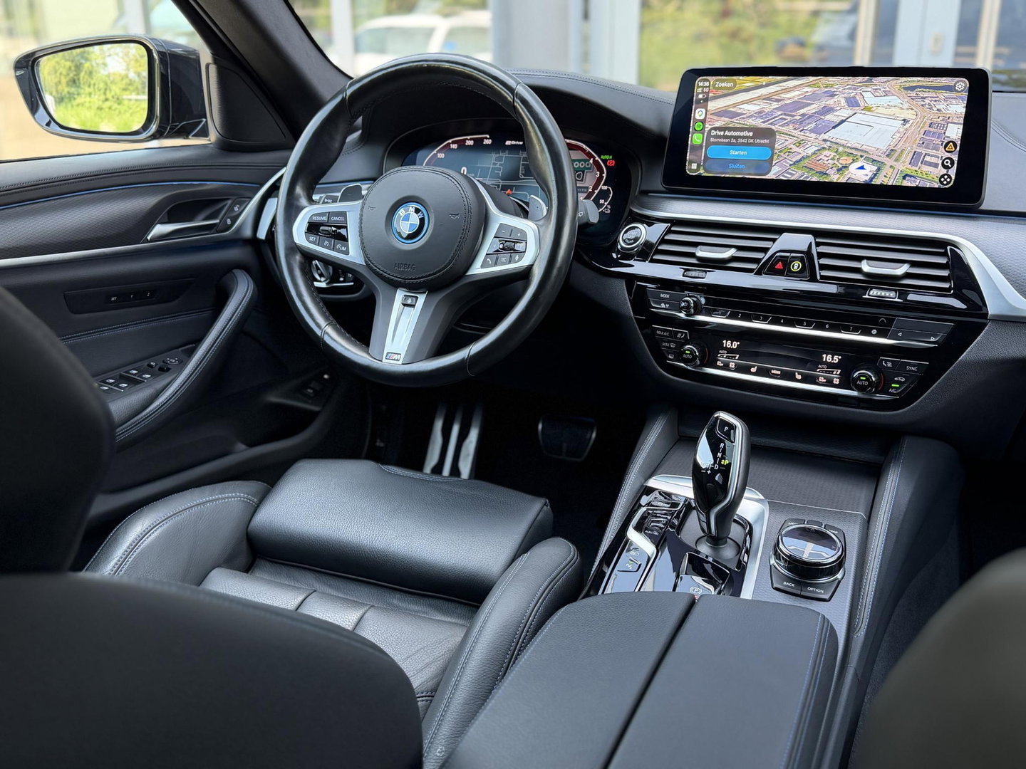 BMW 5 Serie Touring 530e xDrive High Ex. M-Sport |Pano|M-Seats|HUD|Laser|Trekhaak|19"