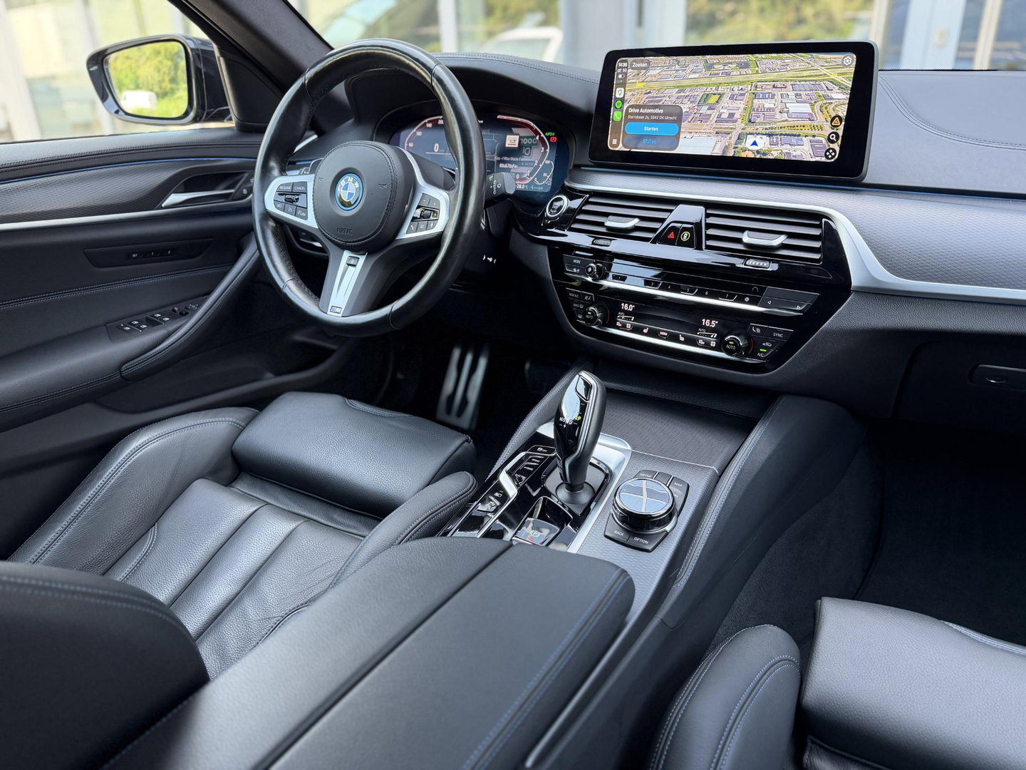 BMW 5 Serie Touring 530e xDrive High Ex. M-Sport |Pano|M-Seats|HUD|Laser|Trekhaak|19"