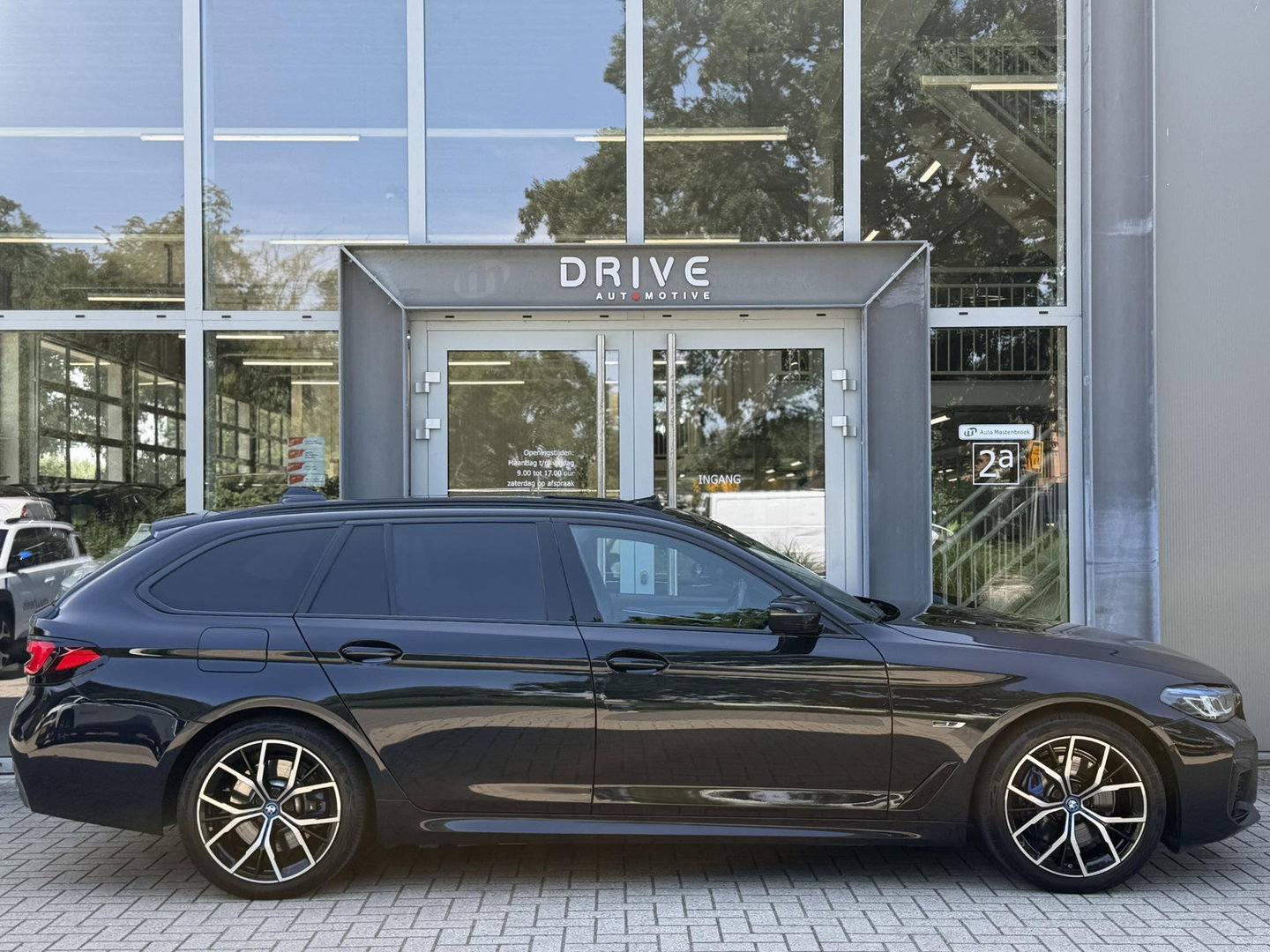 BMW 5 Serie Touring 530e xDrive High Ex. M-Sport |Pano|M-Seats|HUD|Laser|Trekhaak|19"