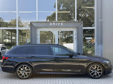 BMW 5 Serie Touring 530e xDrive High Ex. M-Sport |Pano|M-Seats|HUD|Laser|Trekhaak|19"