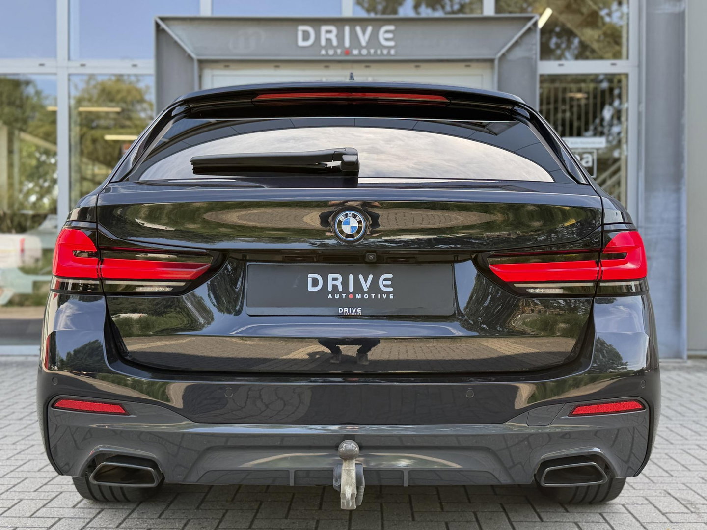 BMW 5 Serie Touring 530e xDrive High Ex. M-Sport |Pano|M-Seats|HUD|Laser|Trekhaak|19"