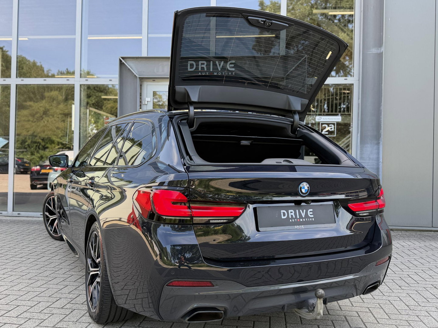 BMW 5 Serie Touring 530e xDrive High Ex. M-Sport |Pano|M-Seats|HUD|Laser|Trekhaak|19"