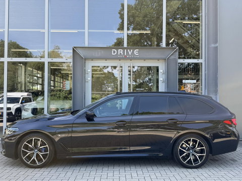 BMW 5 Serie Touring 530e xDrive High Ex. M-Sport |Pano|M-Seats|HUD|Laser|Trekhaak|19"