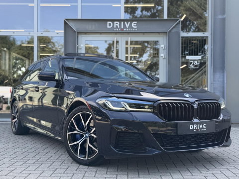 BMW 5 Serie Touring 530e xDrive High Ex. M-Sport |Pano|M-Seats|HUD|Laser|Trekhaak|19"