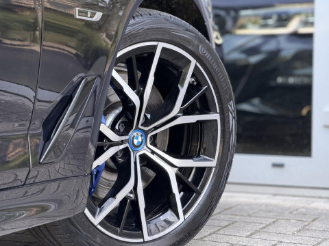 BMW 5 Serie Touring 530e xDrive High Ex. M-Sport |Pano|M-Seats|HUD|Laser|Trekhaak|19"