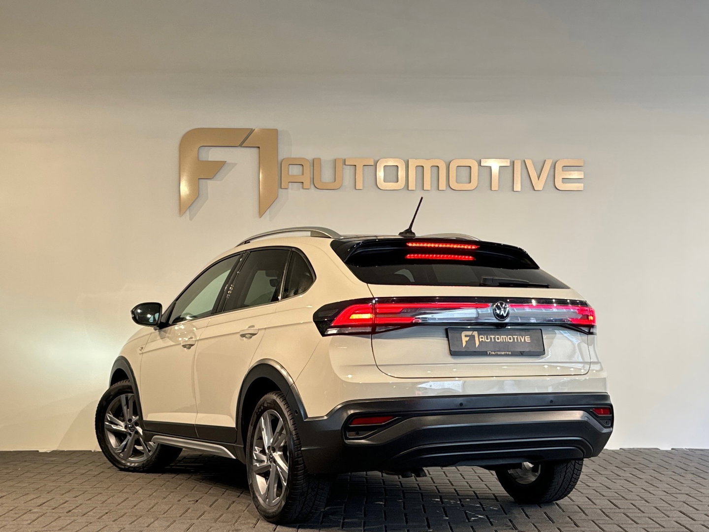 Volkswagen Taigo 1.5 TSI R-Line Beats|Sfeer|Camera|CarPlay