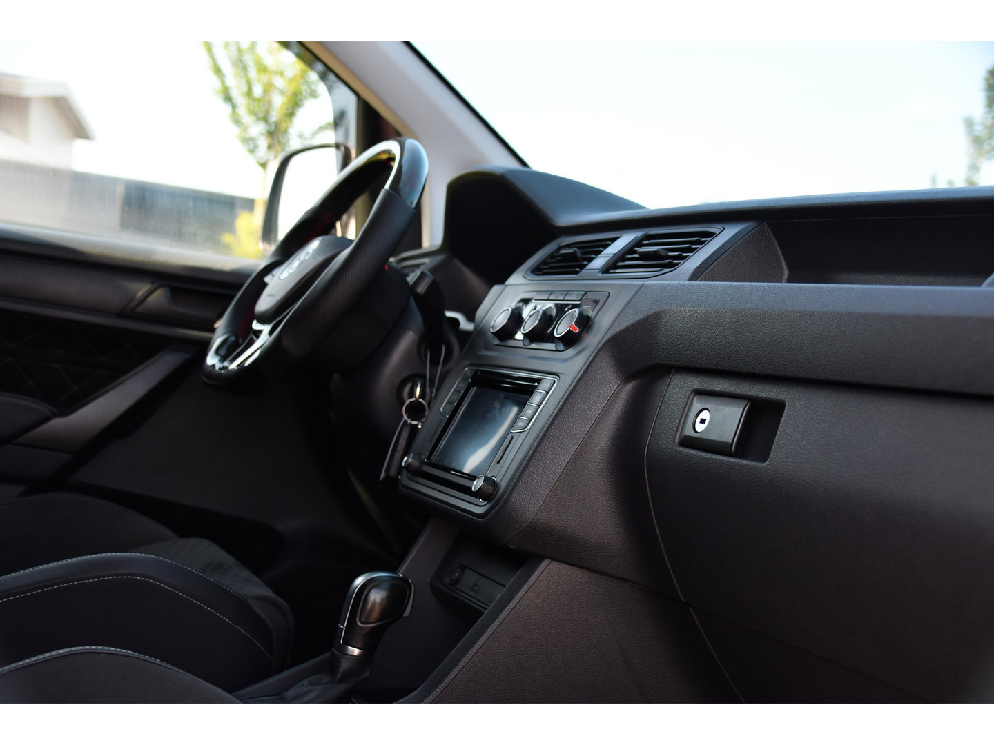 Volkswagen Caddy 2.0 TDI L2H1 BMT Maxi Exclusive PB Edition Cruise, Camera, Carplay, Automaat, 185pk, Alcantara, Sport stoelen, Carbon, Multimedia, Uniek!