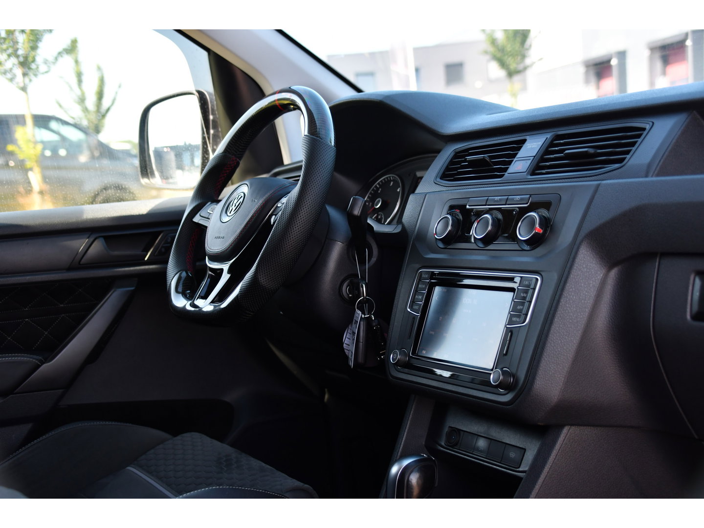 Volkswagen Caddy 2.0 TDI L2H1 BMT Maxi Exclusive PB Edition Cruise, Camera, Carplay, Automaat, 185pk, Alcantara, Sport stoelen, Carbon, Multimedia, Uniek!