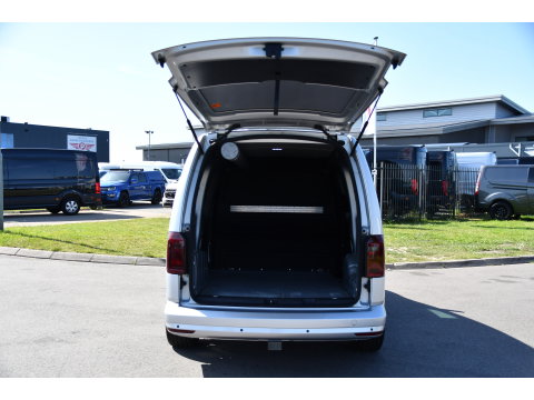 Volkswagen Caddy 2.0 TDI L2H1 BMT Maxi Exclusive PB Edition Cruise, Camera, Carplay, Automaat, 185pk, Alcantara, Sport stoelen, Carbon, Multimedia, Uniek!