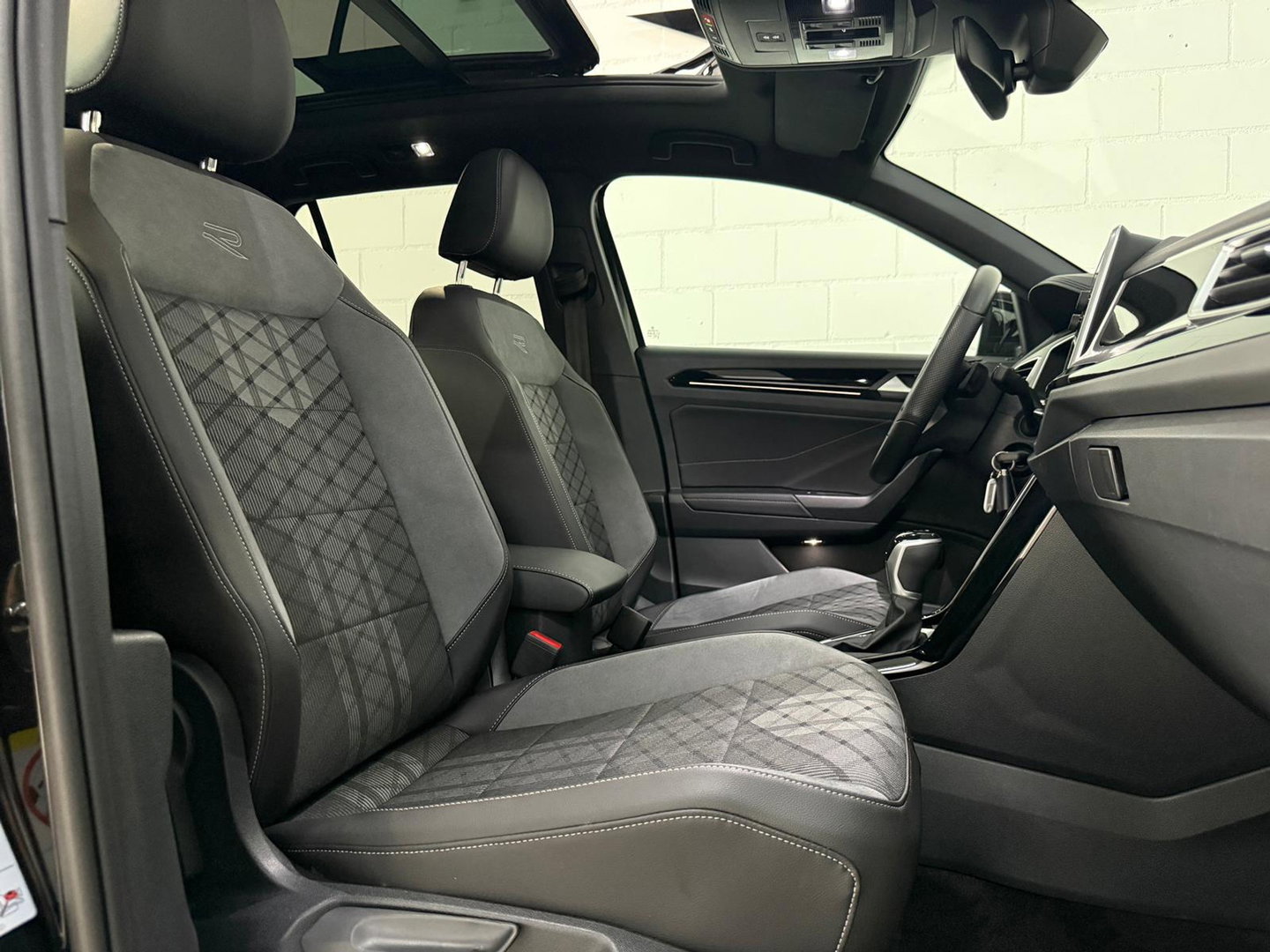 Volkswagen T-Roc 1.5 T-roc*Pano*Camera*Lage KM*