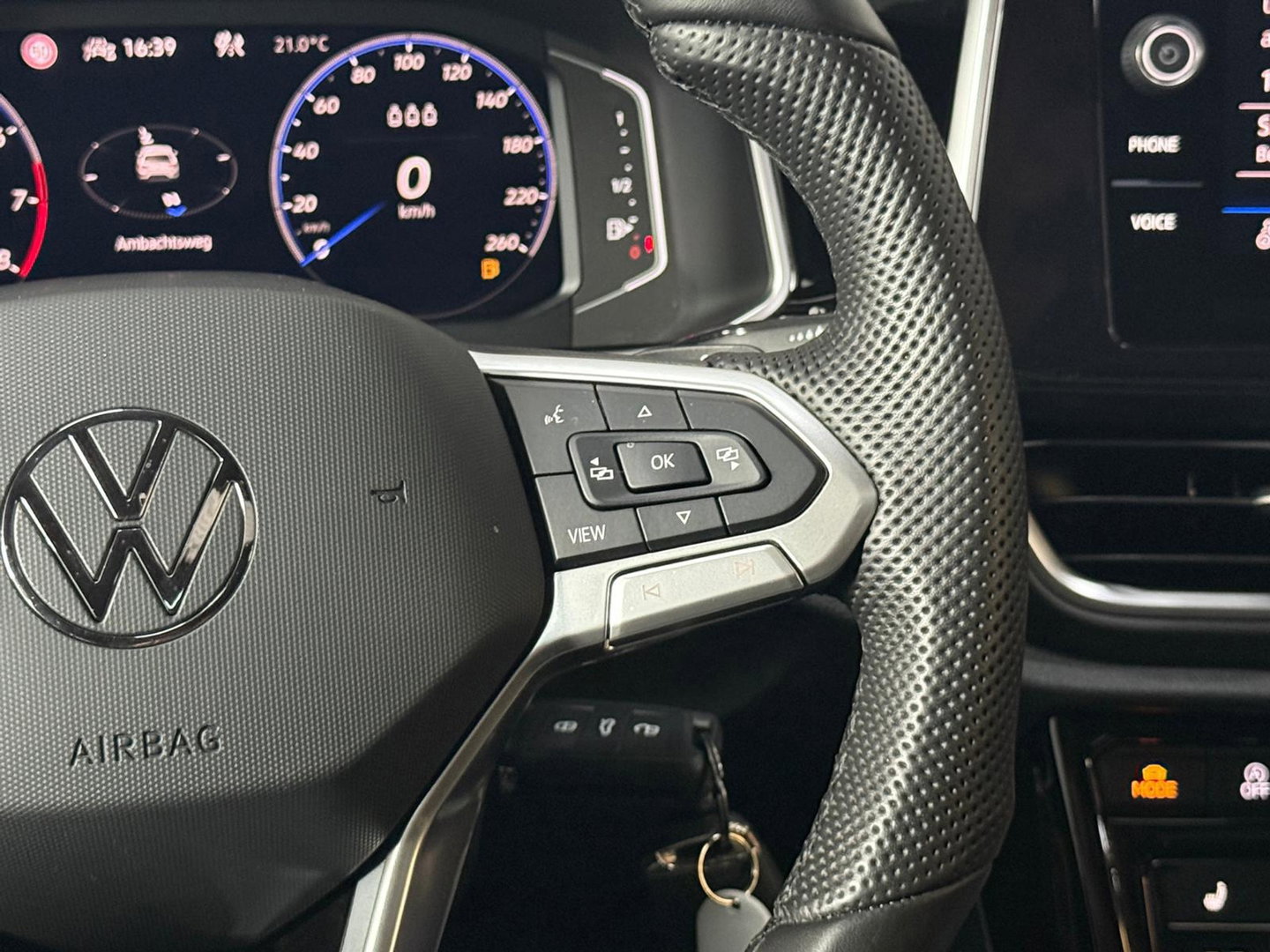 Volkswagen T-Roc 1.5 T-roc*Pano*Camera*Lage KM*